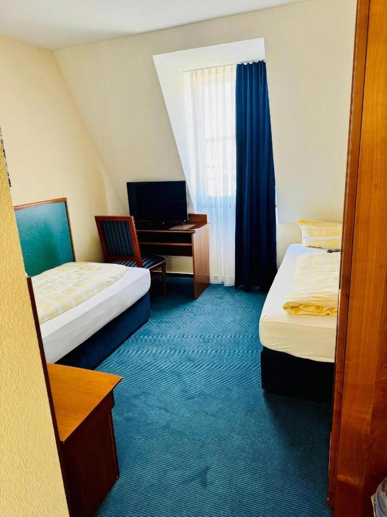 Hotel Am Bayrischen Platz 라이프치히 객실 사진